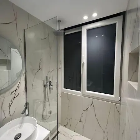 Spacious Ish-blloku Area * Tiran