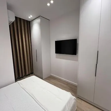 Apartman Spacious Ish-blloku Area *